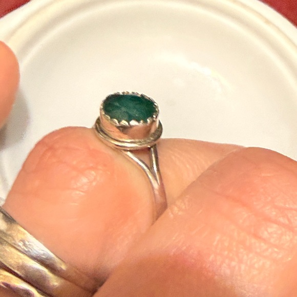 925 Sterling Silver Ring with natural Emerald Green Stone sz 6 1/2 - Picture 12 of 16